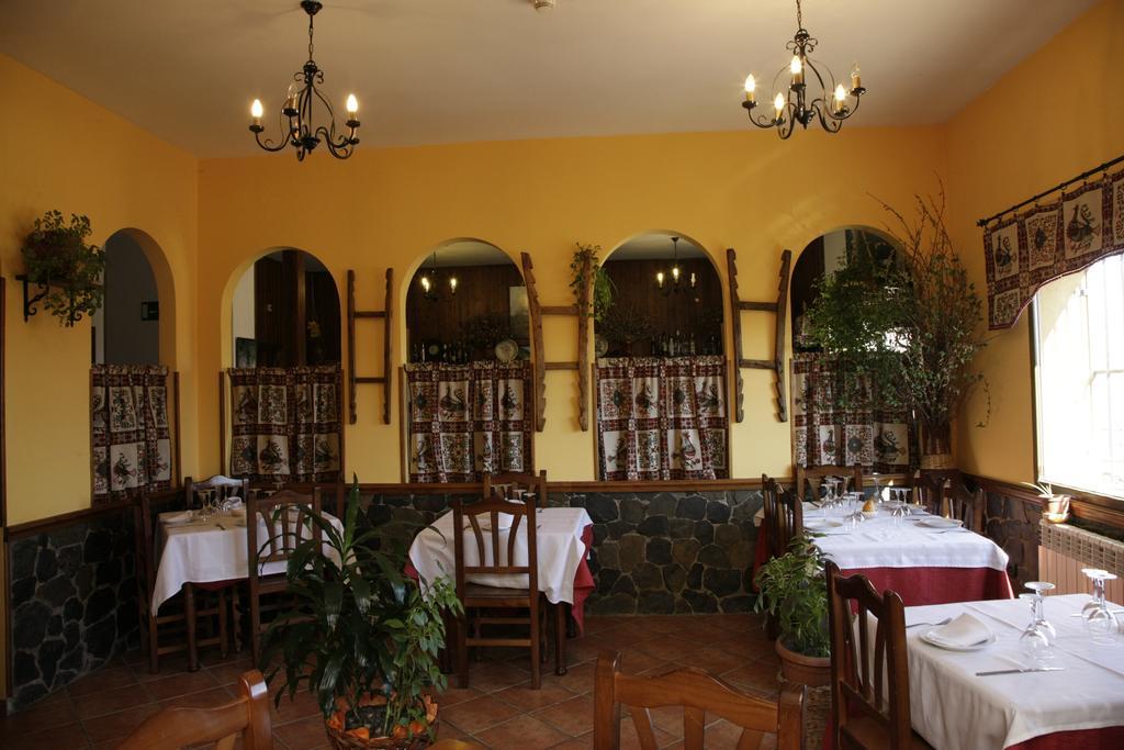 Hostal Restaurante Alto Rey Arroyo de las Fraguas Luaran gambar