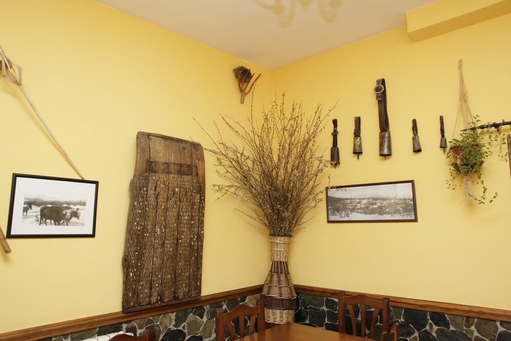 Hostal Restaurante Alto Rey Arroyo de las Fraguas Luaran gambar