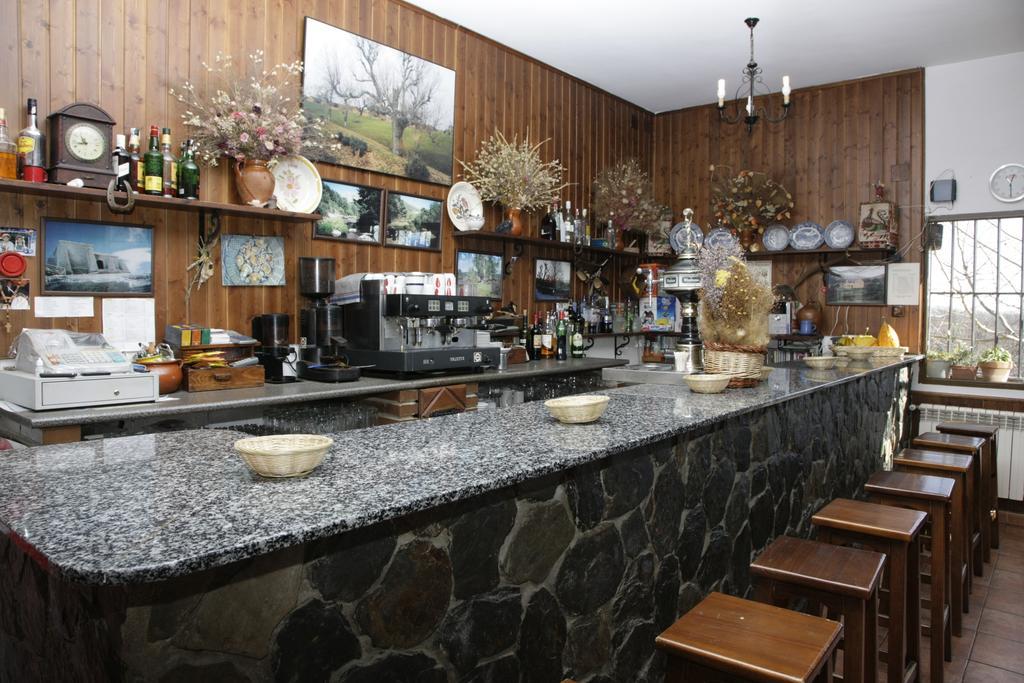 Hostal Restaurante Alto Rey Arroyo de las Fraguas Luaran gambar